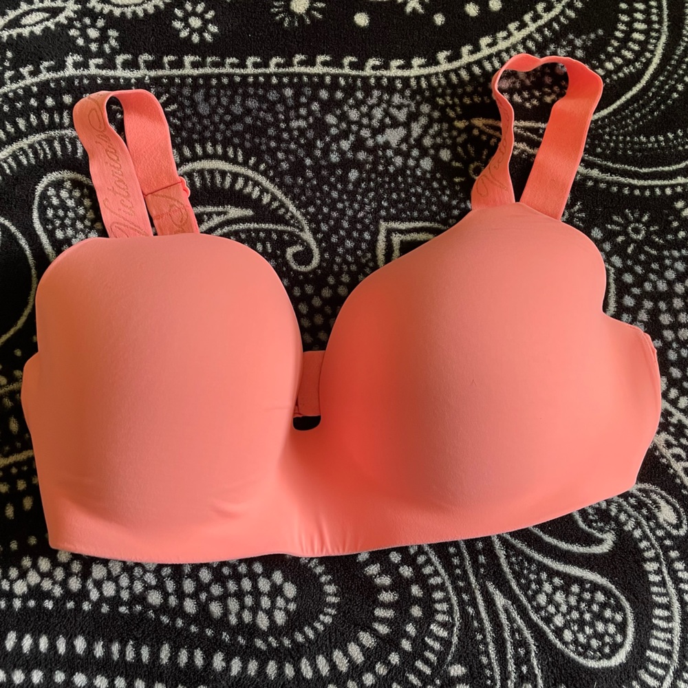 Victoria’s Secret coral pink wireless T shirt bra size 36DD